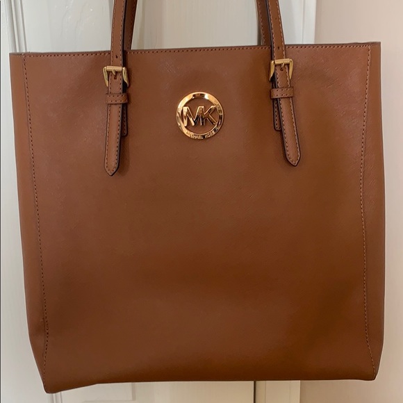 100% authentic Michael Kors purse - Picture 2 of 6